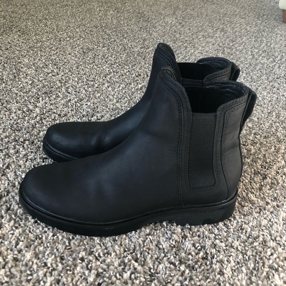 Roots Womens Junction Chelsea style Boots size 8